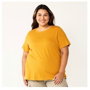 🎁🎁🎁
Plus Size Sonoma Goods For Life Everyday Crewneck Tee. Solid gold